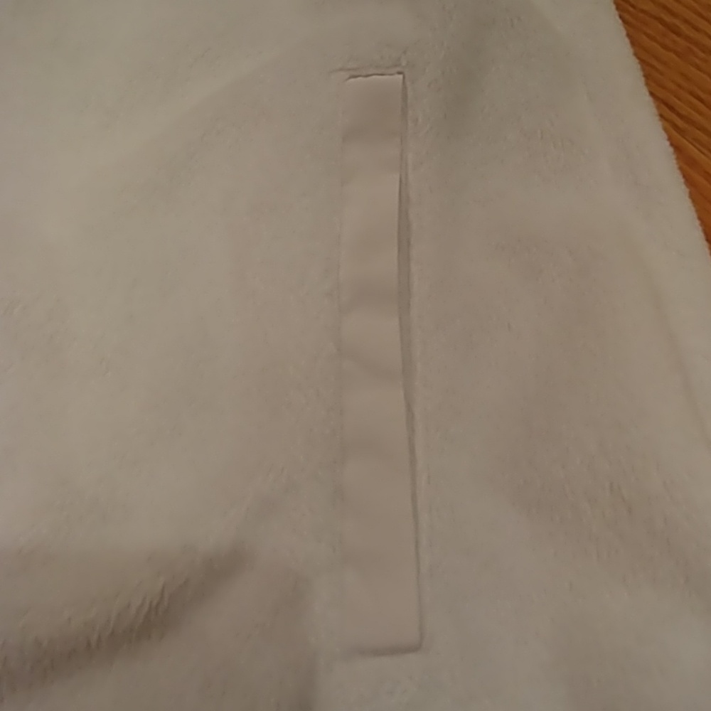 💗CLOSET CLOSE OUT💗
Fila Sport Full Zip Fleece Gray & White Size  XS - Picture 4 of 6